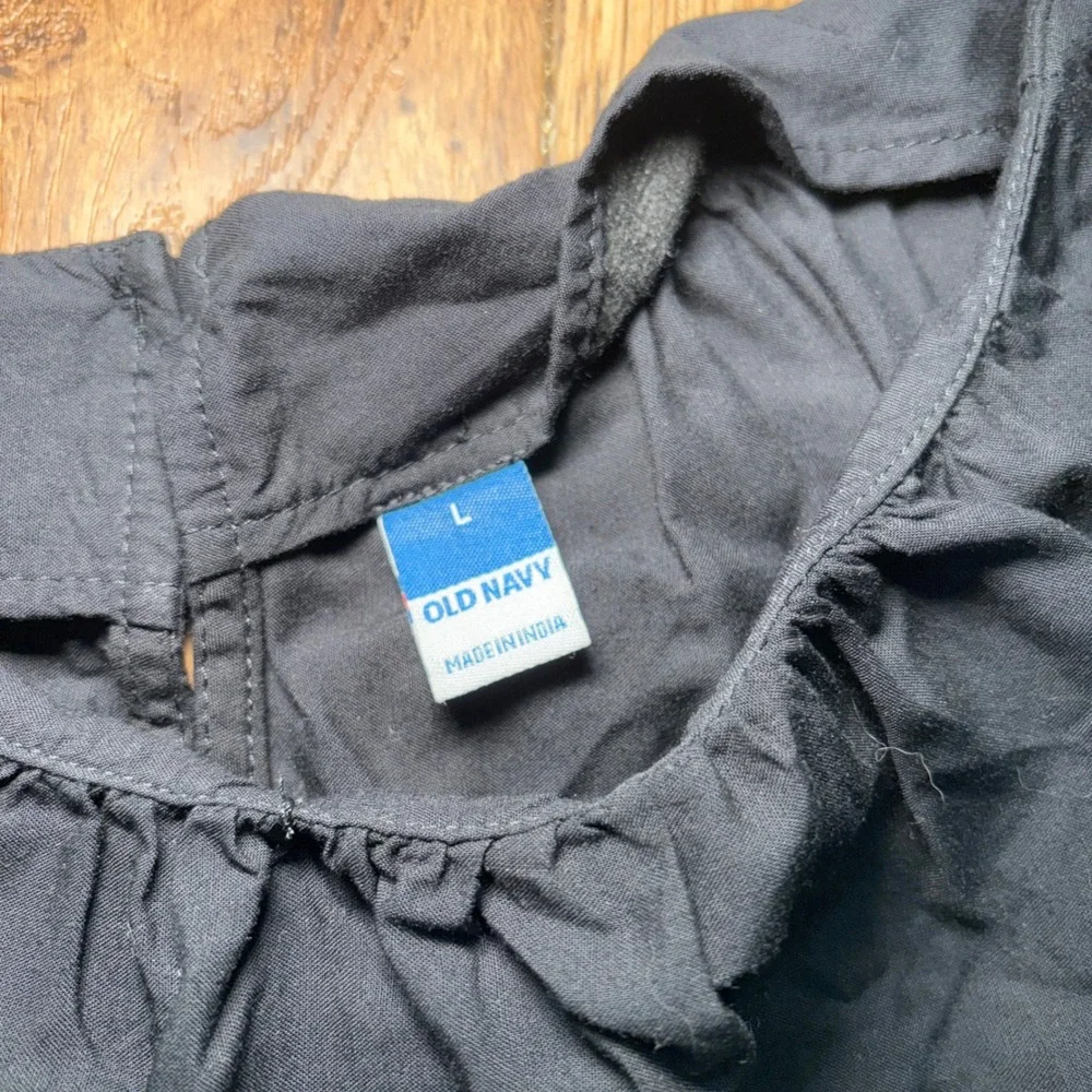 Old Navy Womens Large Black Eyelet Scallop Hem Puff Sleeve Blouse Top Feminine